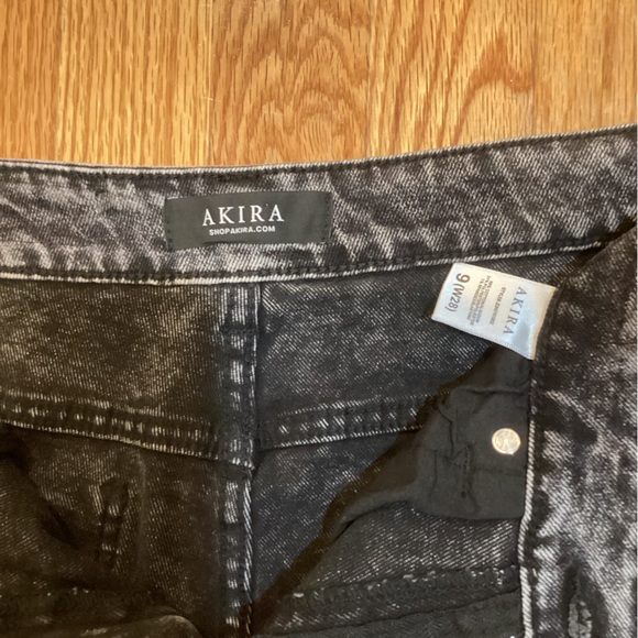 Grey acid wash women’s jeans - Picture 2 of 4